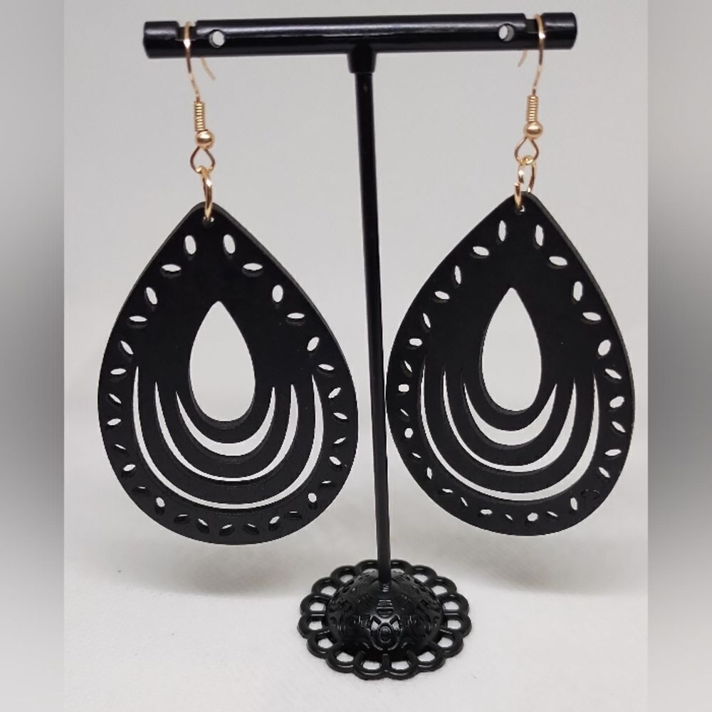 Wooden earrings French style dangle black new e63‎